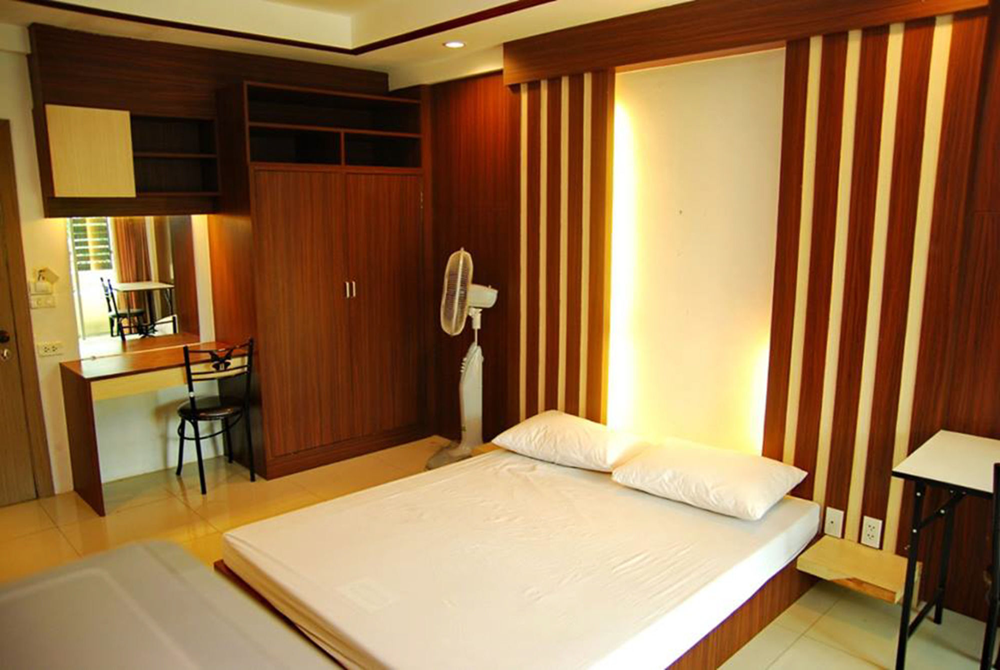 Ze Residence Bangkok Exteriör bild